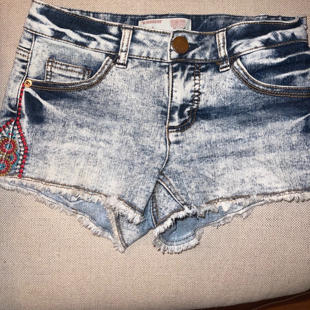 NO Boundaries‎ Jean Shorts Boho Hippie Festival Y2K Size 3